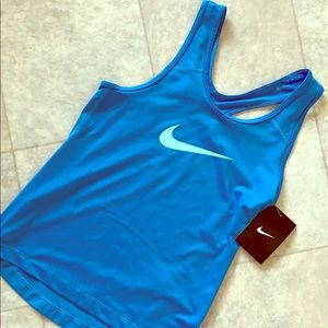 Girl’s Nike Dri-Fit Tank Top 💙🤍